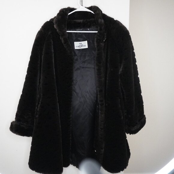 laura petites Jackets & Blazers - Vintage Black Faux Fur Teddy Coat